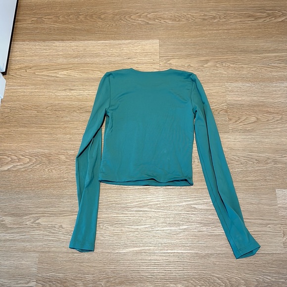 Babaton Contour Long Sleeve - Picture 3 of 3